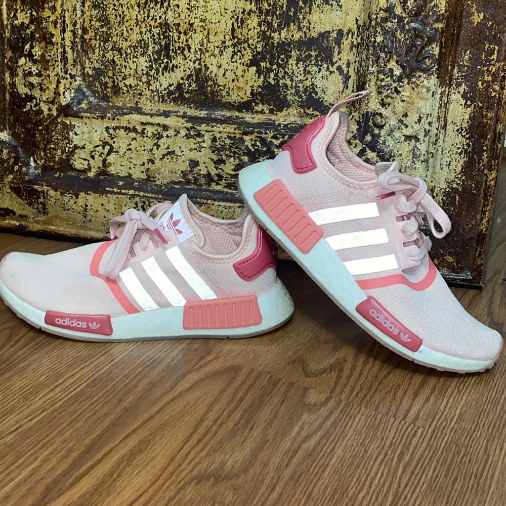 adidas Wmns NMD_R1 'Icey Pink’ size 8